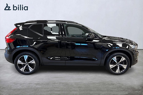Volvo XC40 17 of 22