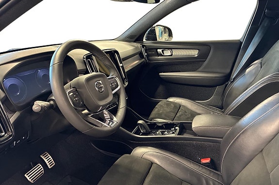 Volvo XC40 15 of 22