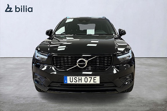 Volvo XC40 4 of 22