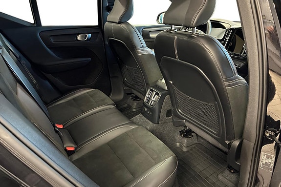 Volvo XC40 9 of 22