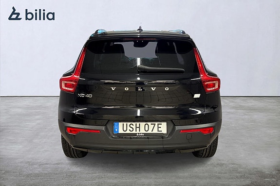 Volvo XC40 5 of 22