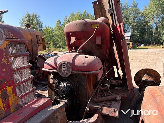 Parti med delar till Volvo BM Boxer 8 of 30