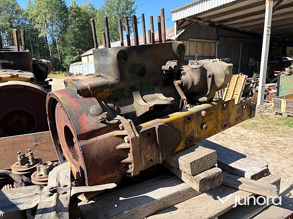 Parti med delar till Volvo BM Boxer 16 of 30