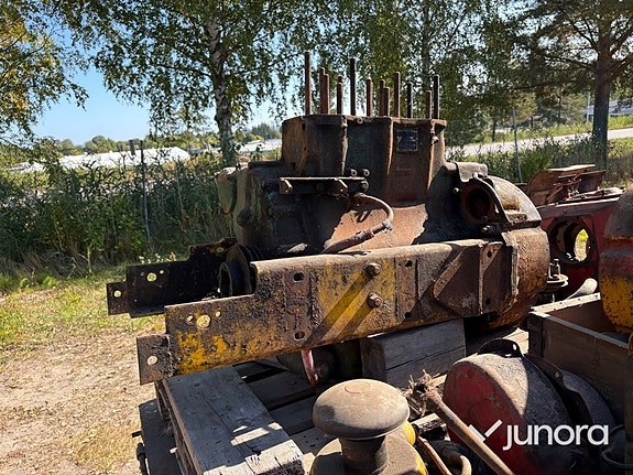 Parti med delar till Volvo BM Boxer 6 of 30