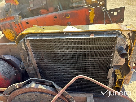 Parti med delar till Volvo BM Boxer 21 of 30