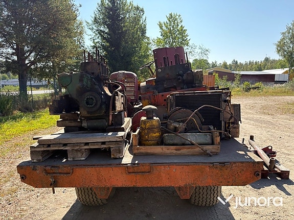 Parti med delar till Volvo BM Boxer 4 of 30