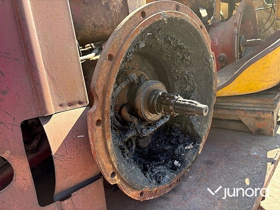 Parti med delar till Volvo BM Boxer 27 of 30