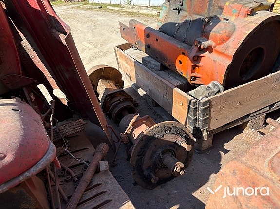 Parti med delar till Volvo BM Boxer 15 of 30