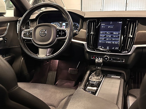 Volvo V90 Cross Country 19 of 30