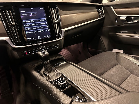 Volvo V90 Cross Country 17 of 30