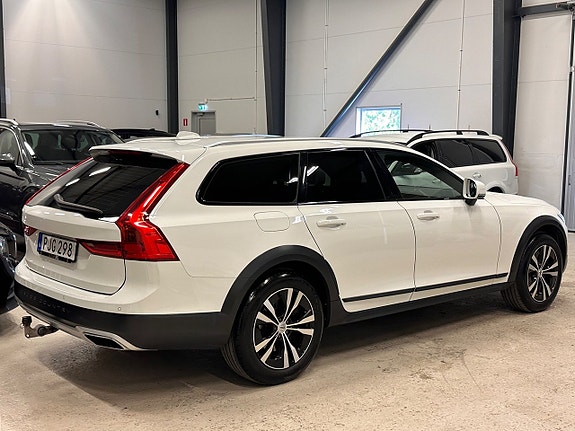 Volvo V90 Cross Country 3 of 30