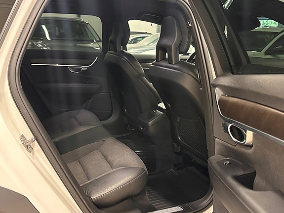 Volvo V90 Cross Country 13 of 30