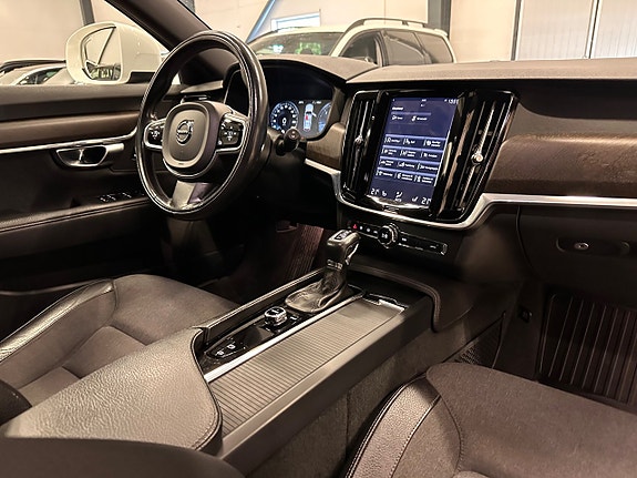 Volvo V90 Cross Country 15 of 30