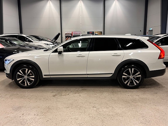 Volvo V90 Cross Country 7 of 30