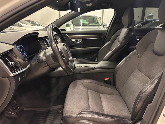Volvo V90 Cross Country 30 of 30