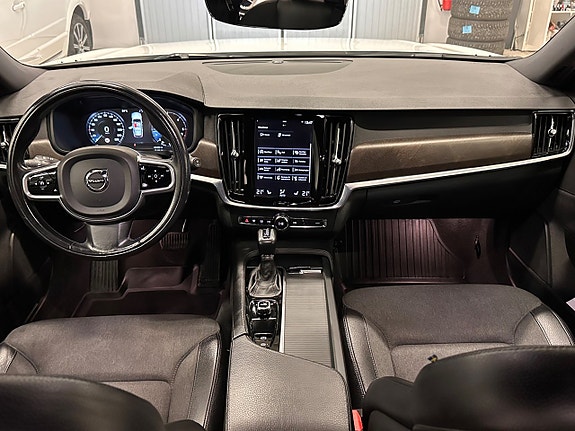 Volvo V90 Cross Country 20 of 30