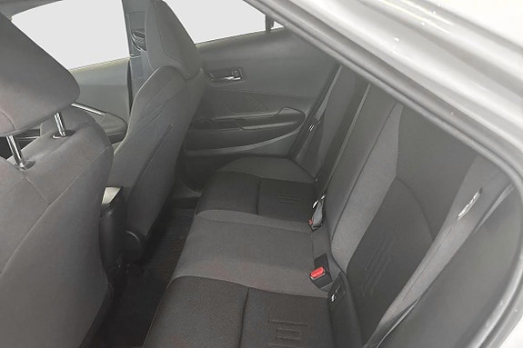 Toyota C-HR 9 of 12