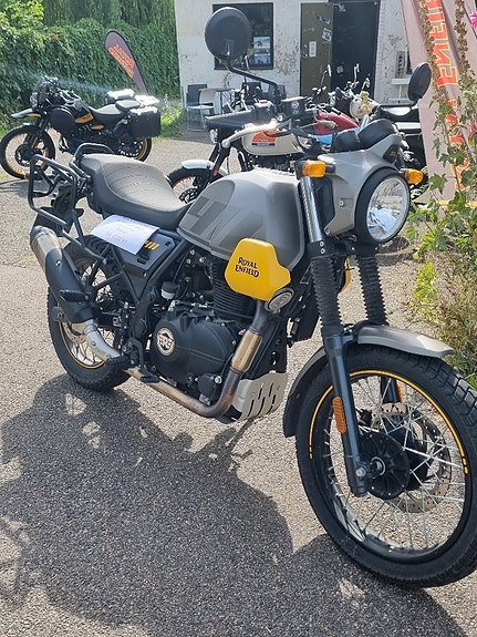 Royal Enfield Scram 411 Himalayan Scram 2 of 6
