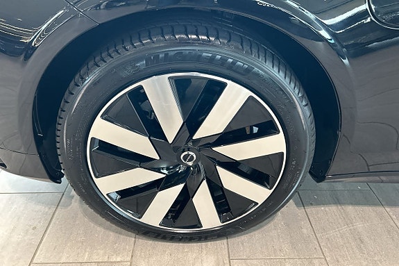 Volvo V90 12 of 26
