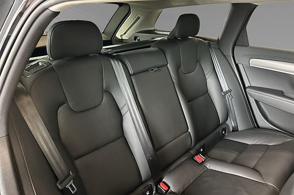 Volvo V90 11 of 26