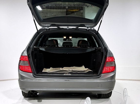 Mercedes-Benz C180 17 of 23