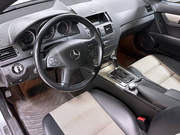 Mercedes-Benz C180 7 of 23