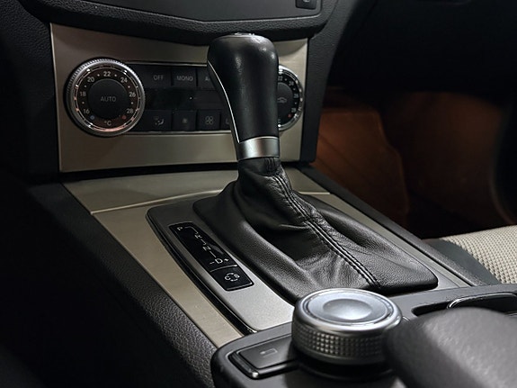 Mercedes-Benz C180 12 of 23
