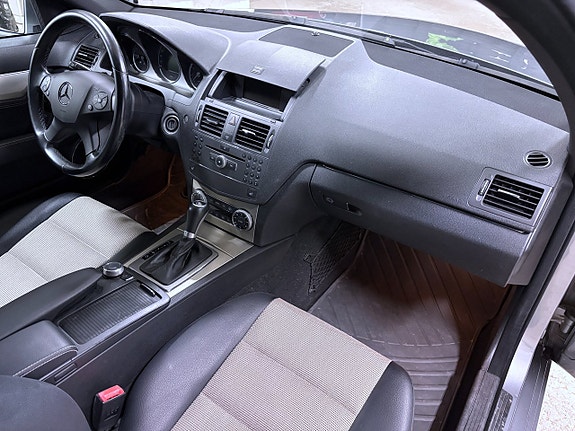 Mercedes-Benz C180 22 of 23