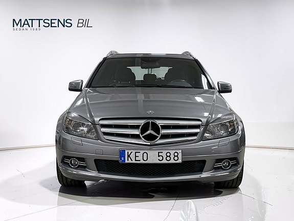 Mercedes-Benz C180 2 of 23