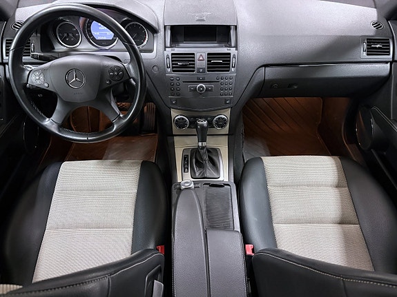 Mercedes-Benz C180 8 of 23