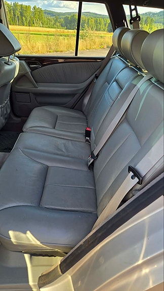 Mercedes-Benz E280 6 of 9