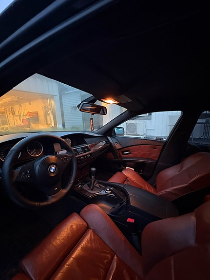 BMW 525i 4 of 4