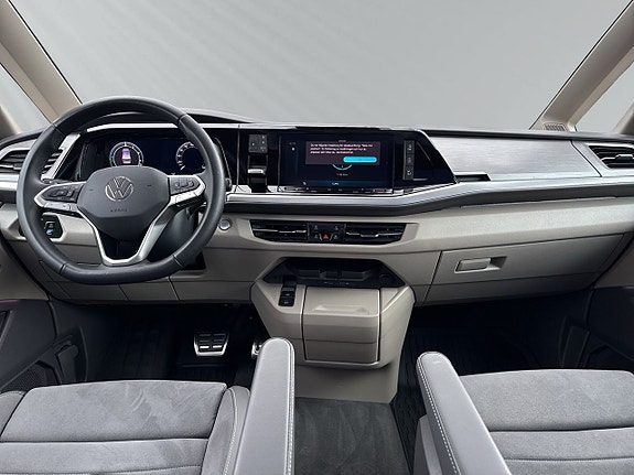Volkswagen Multivan 16 of 20