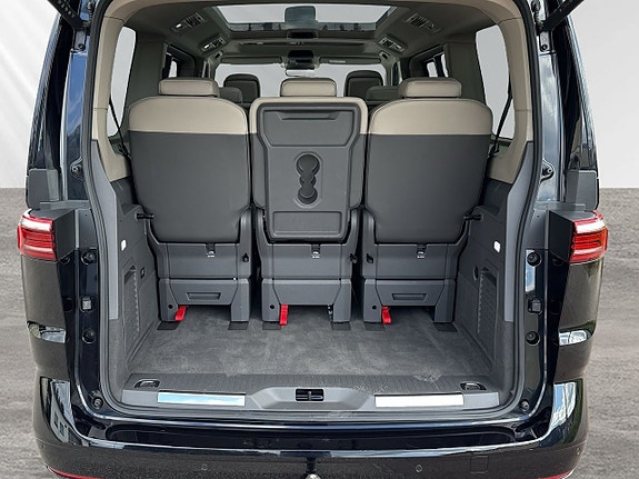 Volkswagen Multivan 8 of 20
