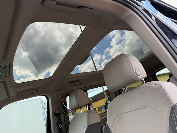 Volkswagen Multivan 18 of 20
