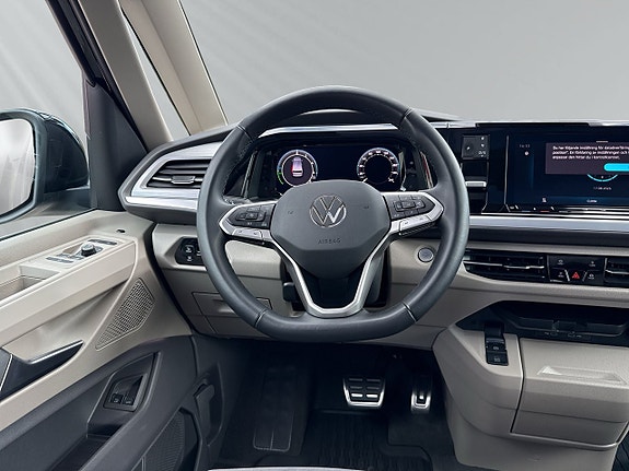 Volkswagen Multivan 10 of 20