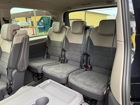 Volkswagen Multivan 20 of 20