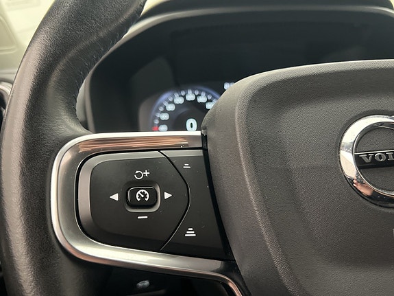 Volvo XC40 27 of 30