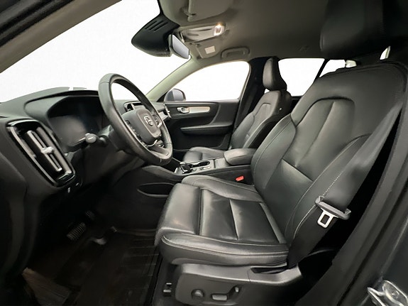 Volvo XC40 13 of 30