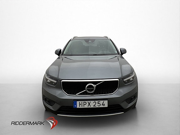 Volvo XC40 2 of 30