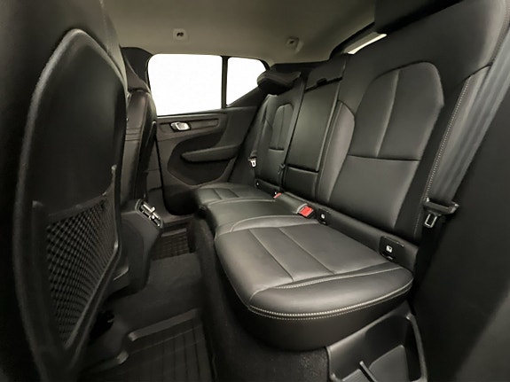 Volvo XC40 14 of 30