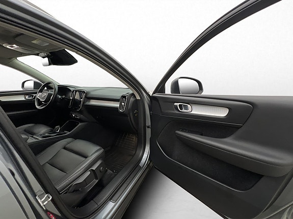 Volvo XC40 25 of 30