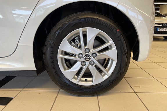 Toyota Yaris 17 of 21