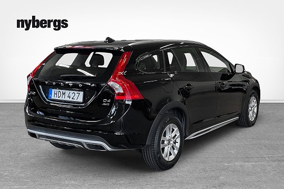Volvo V60 Cross Country 4 of 16