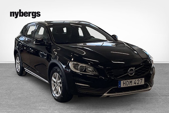 Volvo V60 Cross Country 5 of 16