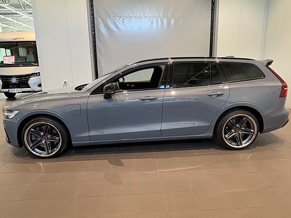 Volvo V60 4 of 20