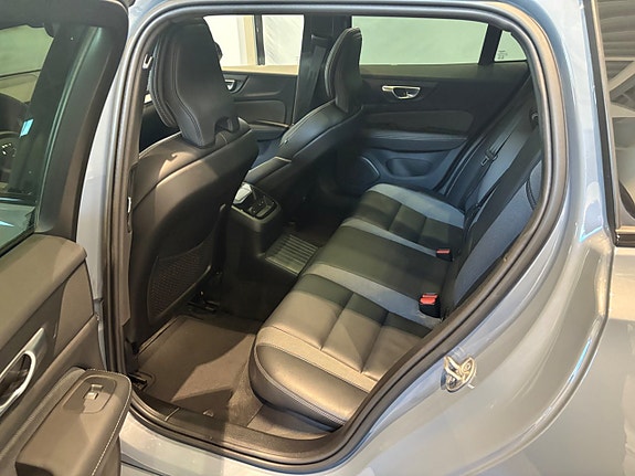 Volvo V60 13 of 20