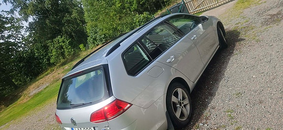 Volkswagen Golf VII 6 of 10