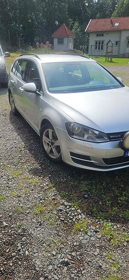 Volkswagen Golf VII 5 of 10