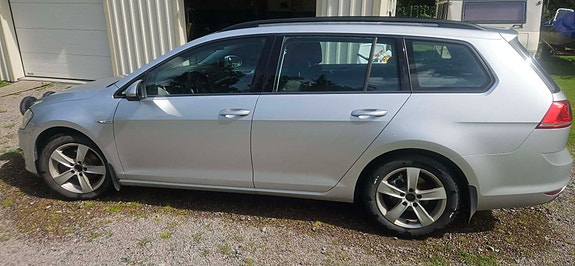 Volkswagen Golf VII 2 of 10